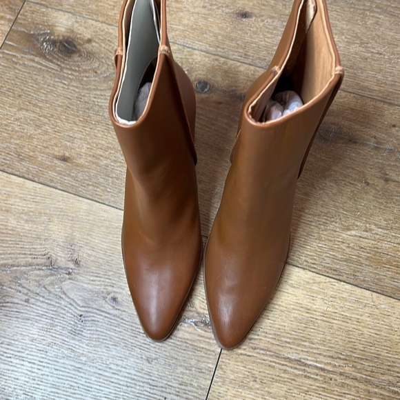 NWOB Martha Davis Chestnut Heel Booties Size 41/10 - Picture 4 of 8